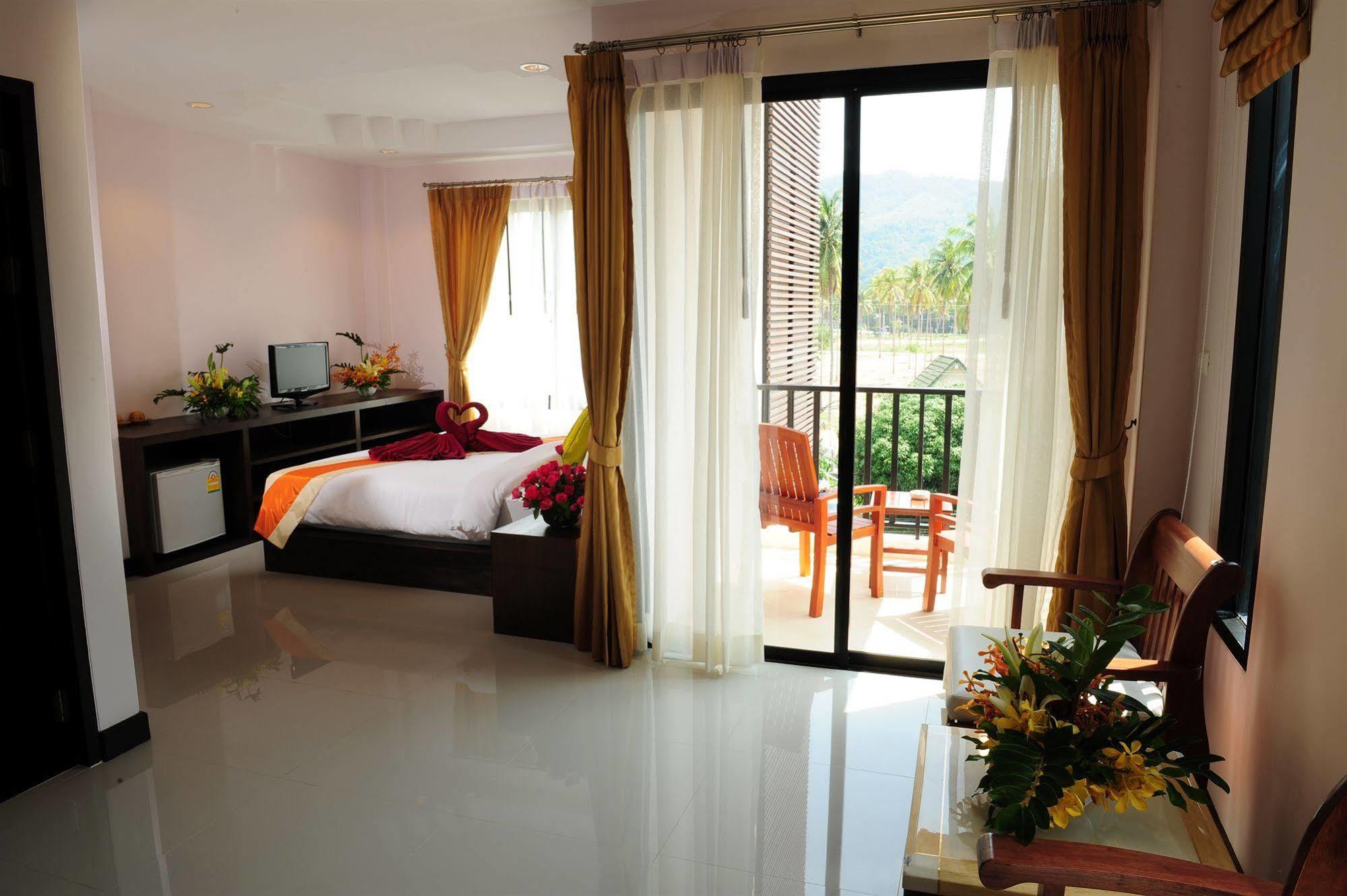 Ice Kamala Beach Hotel Luaran gambar